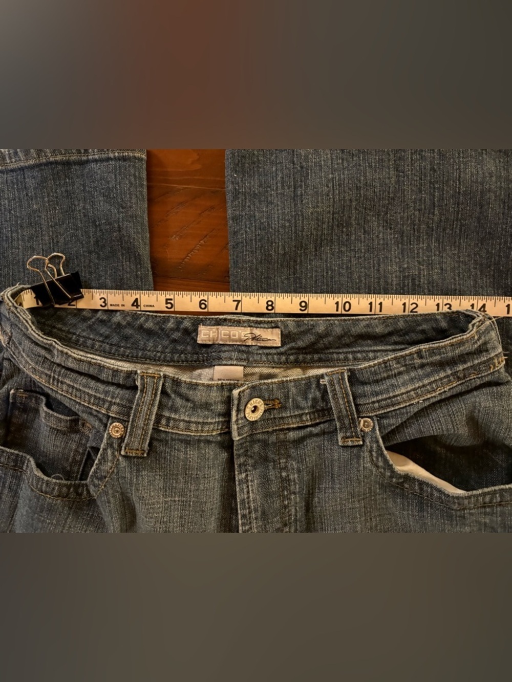 Chico's 1.5 Short Platinum Denim Jeans in Faded Blue, Sz 8-10, no gap waistband - Picture 6 of 9